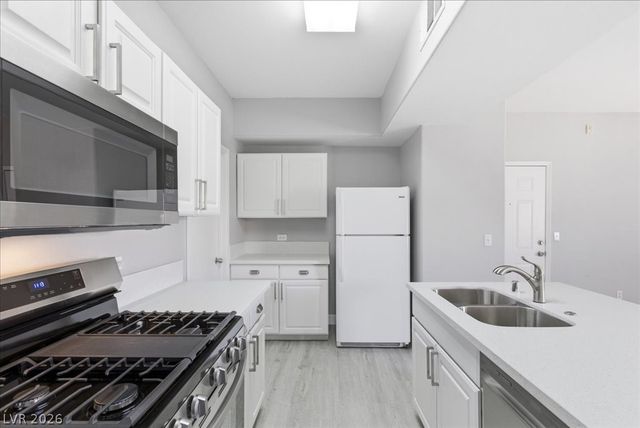 8250 North Grand Canyon Drive 2029, Las Vegas, NV 89166