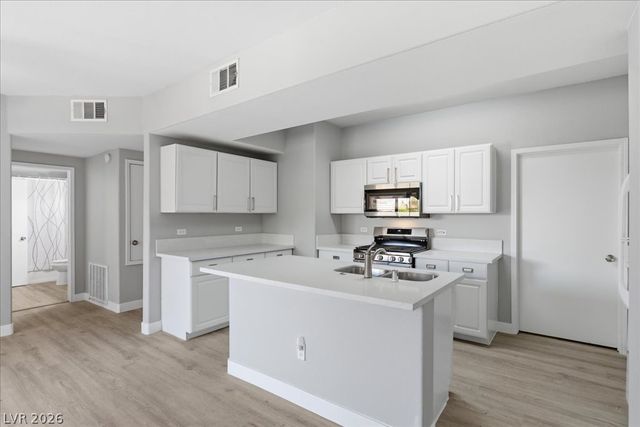 8250 North Grand Canyon Drive 2029, Las Vegas, NV 89166