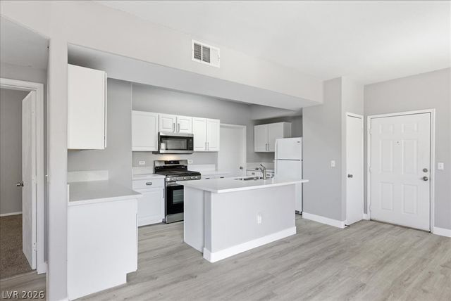 8250 North Grand Canyon Drive 2029, Las Vegas, NV 89166