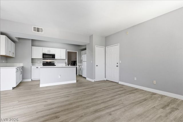 8250 North Grand Canyon Drive 2029, Las Vegas, NV 89166