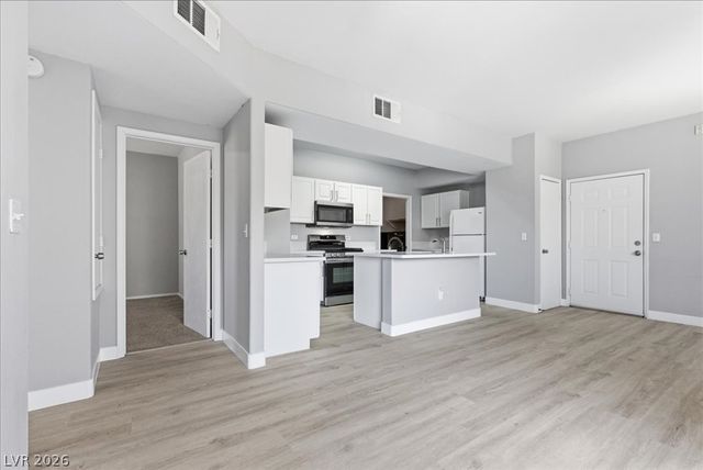8250 North Grand Canyon Drive 2029, Las Vegas, NV 89166