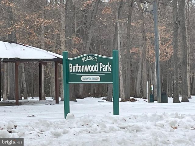 5 SURREY CT, Mount Holly, NJ 08060