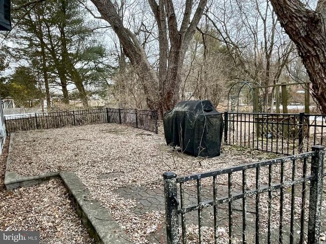 5 SURREY CT, Mount Holly, NJ 08060