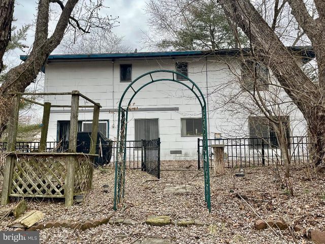 5 SURREY CT, Mount Holly, NJ 08060