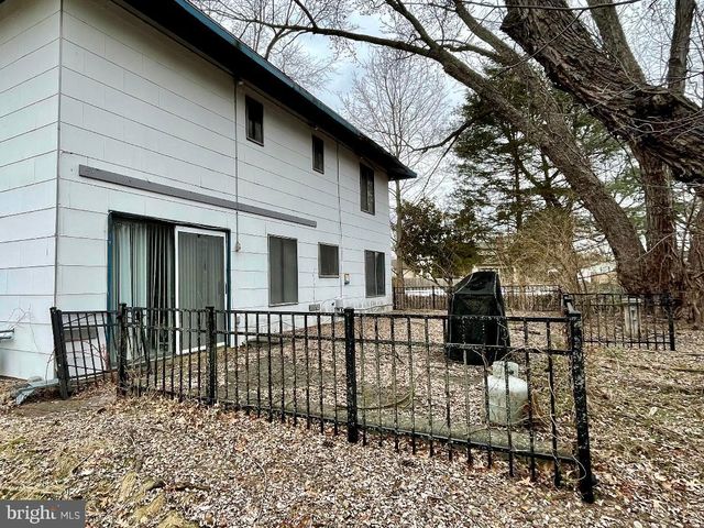 5 SURREY CT, Mount Holly, NJ 08060