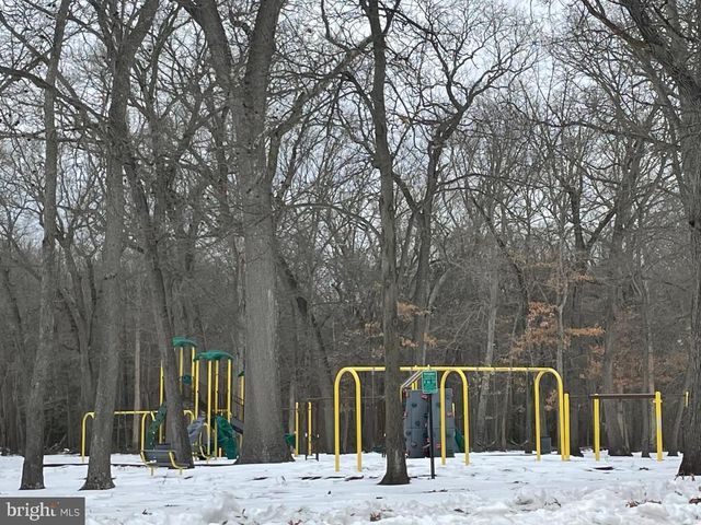 5 SURREY CT, Mount Holly, NJ 08060