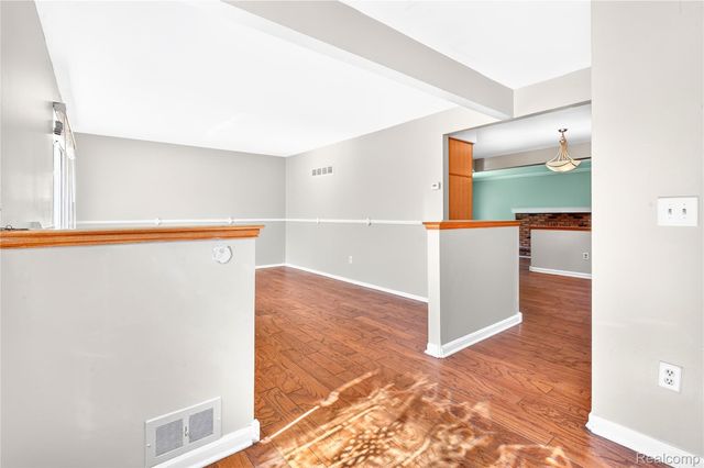 1699 Crestline Drive, Troy, MI 48083