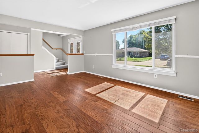 1699 Crestline Drive, Troy, MI 48083