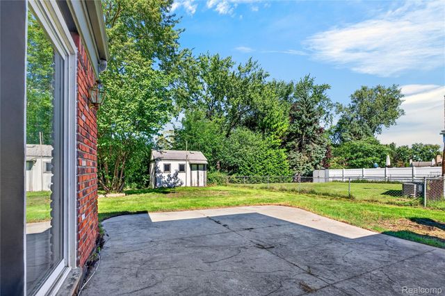 1699 Crestline Drive, Troy, MI 48083