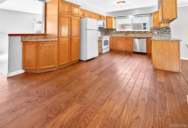 1699 Crestline Drive, Troy, MI 48083