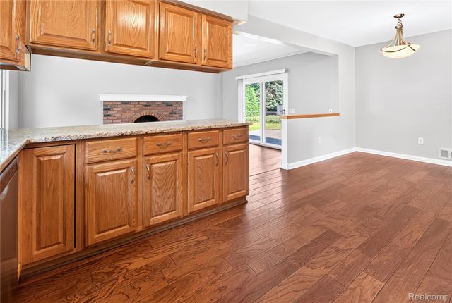 1699 Crestline Drive, Troy, MI 48083