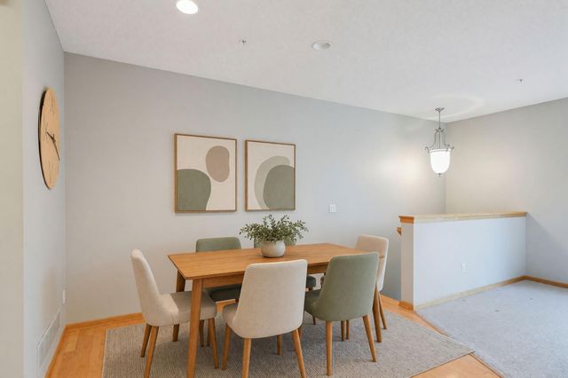 11211 Kinsley Street, Eden Prairie, MN 55344