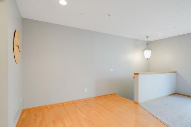 11211 Kinsley Street, Eden Prairie, MN 55344