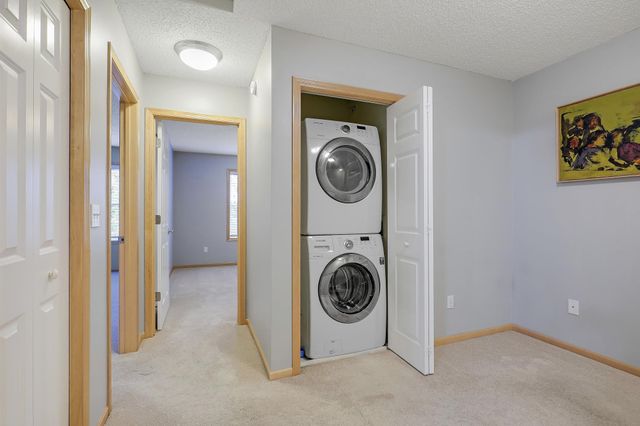 11211 Kinsley Street, Eden Prairie, MN 55344