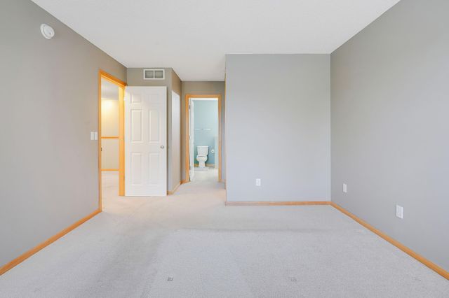 11211 Kinsley Street, Eden Prairie, MN 55344