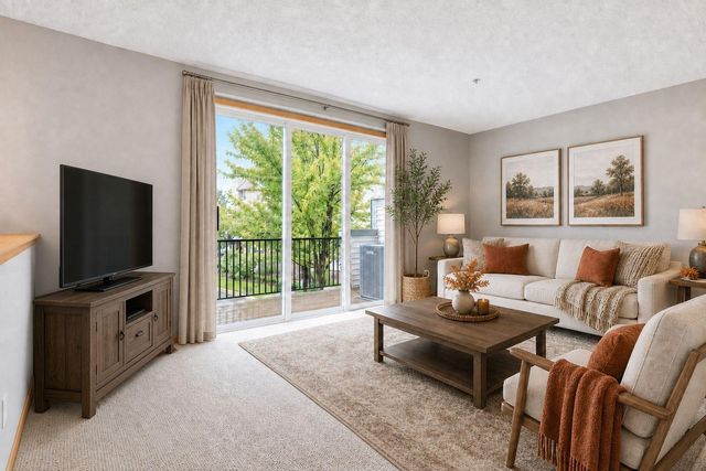 11211 Kinsley Street, Eden Prairie, MN 55344