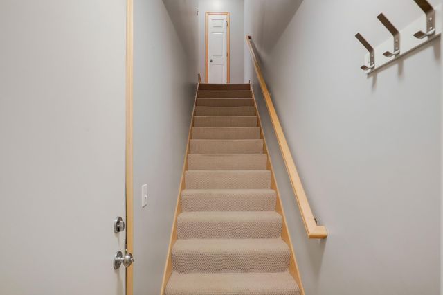 11211 Kinsley Street, Eden Prairie, MN 55344
