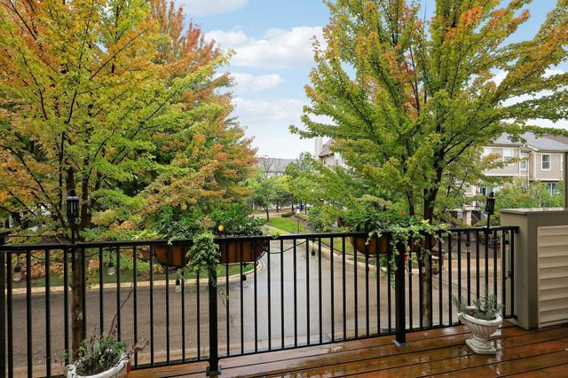 11211 Kinsley Street, Eden Prairie, MN 55344