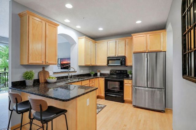 11211 Kinsley Street, Eden Prairie, MN 55344