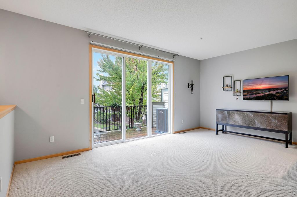 11211 Kinsley Street, Eden Prairie, MN 55344 — photo 3