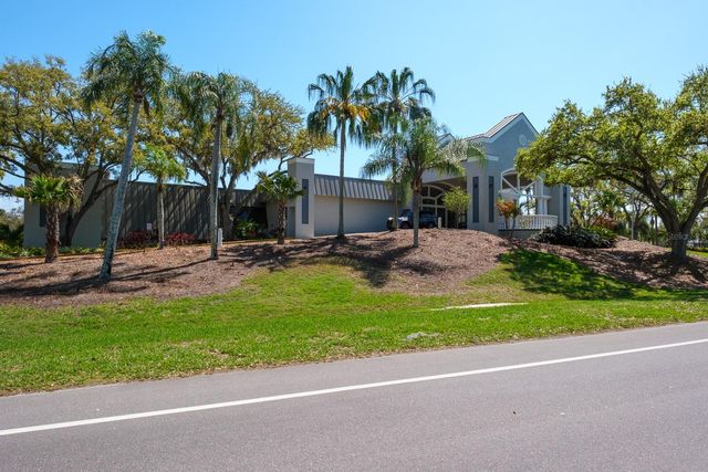 215 CLAYS TRAIL, Oldsmar, FL 34677