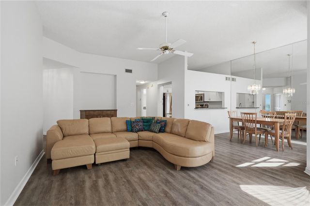 215 CLAYS TRAIL, Oldsmar, FL 34677