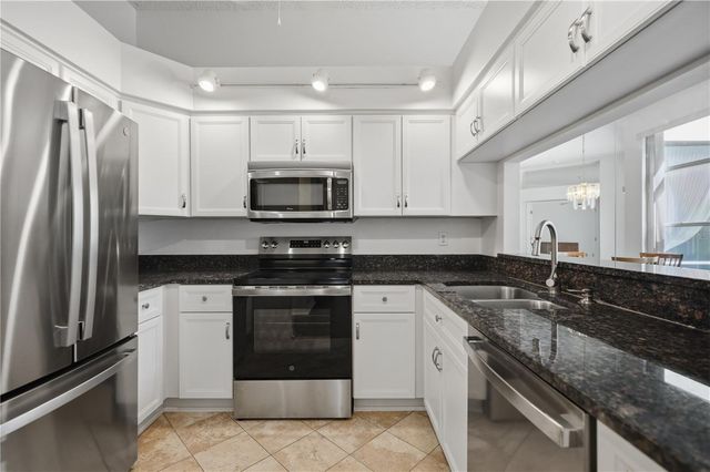215 CLAYS TRAIL, Oldsmar, FL 34677