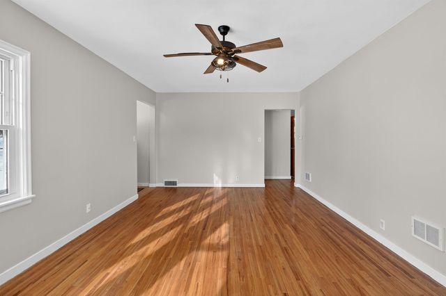 202 Byrnbrae Street, Waterloo, IA 50701