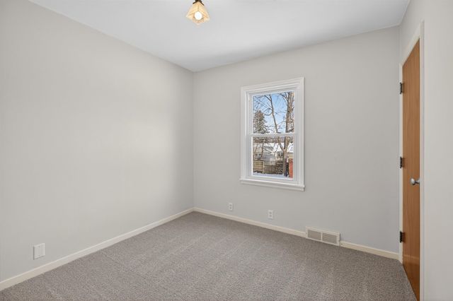 202 Byrnbrae Street, Waterloo, IA 50701