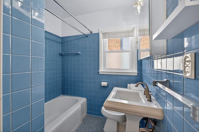 202 Byrnbrae Street, Waterloo, IA 50701