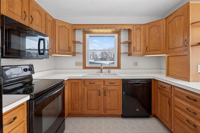 202 Byrnbrae Street, Waterloo, IA 50701