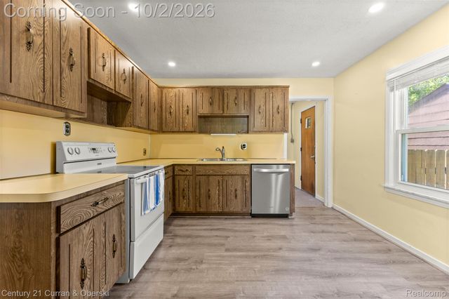 530 Gardner Avenue, Clawson, MI 48017
