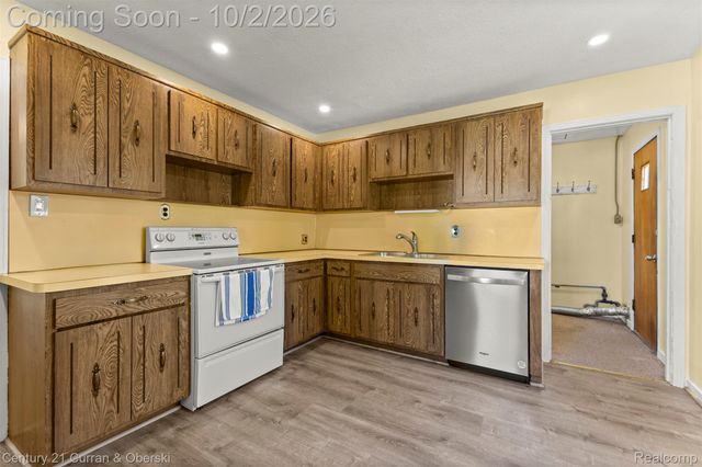 530 Gardner Avenue, Clawson, MI 48017