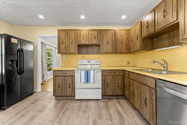 530 Gardner Avenue, Clawson, MI 48017