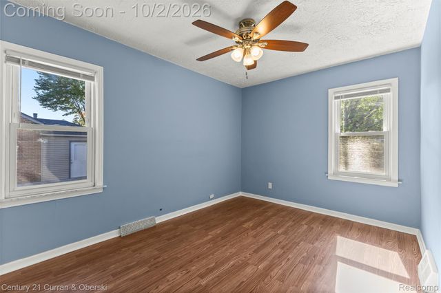 530 Gardner Avenue, Clawson, MI 48017