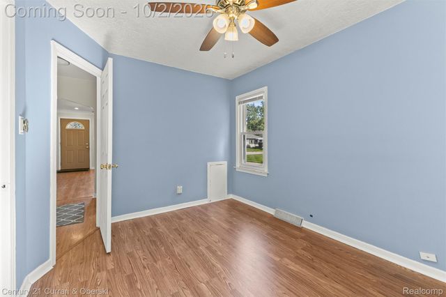 530 Gardner Avenue, Clawson, MI 48017