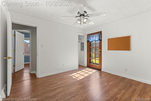 530 Gardner Avenue, Clawson, MI 48017