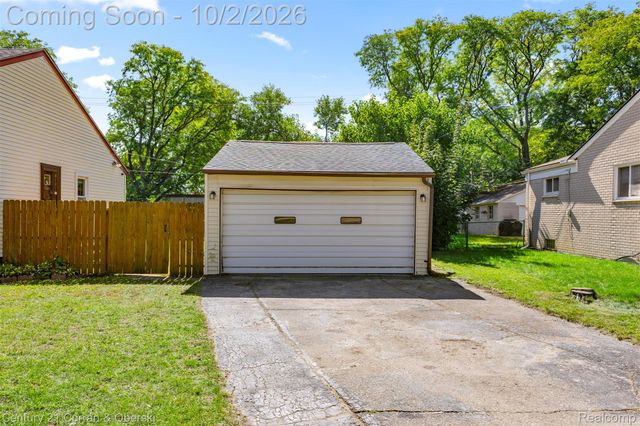 530 Gardner Avenue, Clawson, MI 48017
