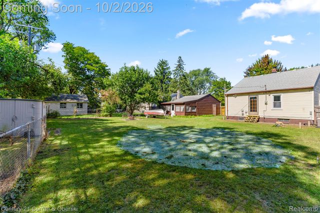 530 Gardner Avenue, Clawson, MI 48017