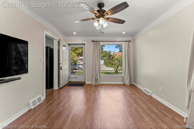 530 Gardner Avenue, Clawson, MI 48017