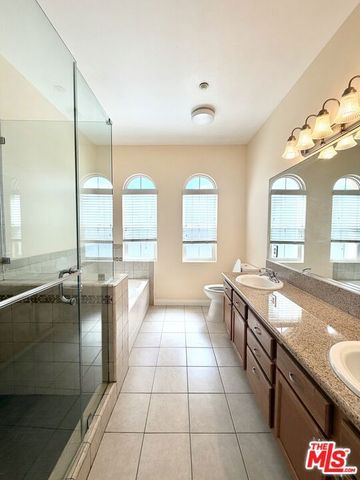 1134 N Euclid Street 18, Anaheim, CA 92801