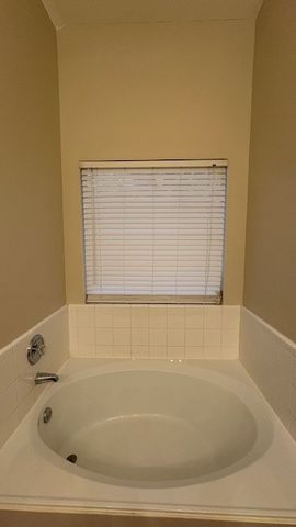 6602 Sandgate Drive, Arlington, TX 76002