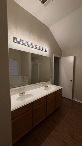 6602 Sandgate Drive, Arlington, TX 76002