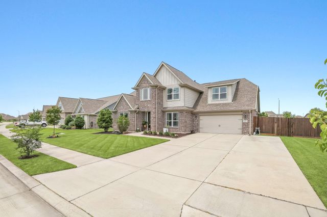 14511 Meadowlands Drive, Mont Belvieu, TX 77523