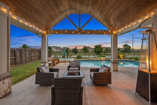 14511 Meadowlands Drive, Mont Belvieu, TX 77523