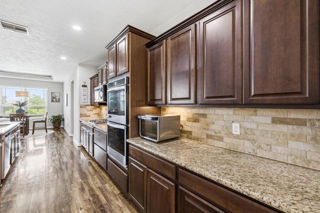 14511 Meadowlands Drive, Mont Belvieu, TX 77523