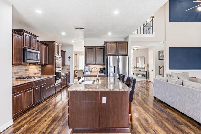 14511 Meadowlands Drive, Mont Belvieu, TX 77523