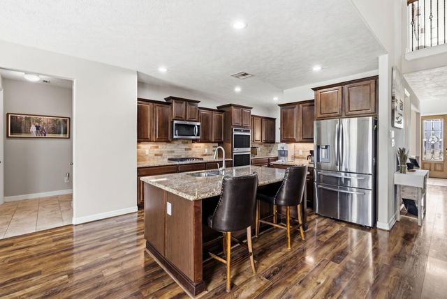 14511 Meadowlands Drive, Mont Belvieu, TX 77523