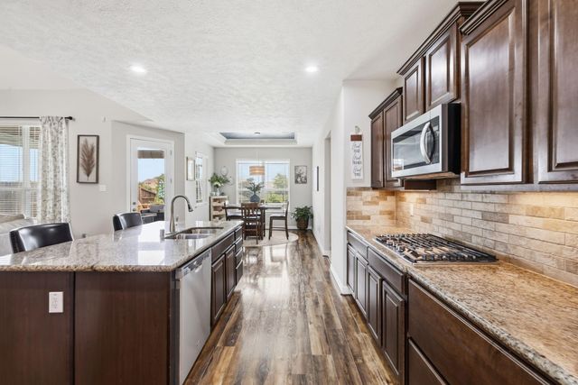 14511 Meadowlands Drive, Mont Belvieu, TX 77523