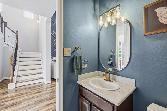 14511 Meadowlands Drive, Mont Belvieu, TX 77523